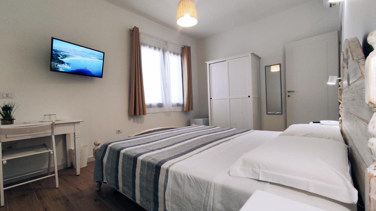 B&B Va' Pensiero Villasimius Exterior photo