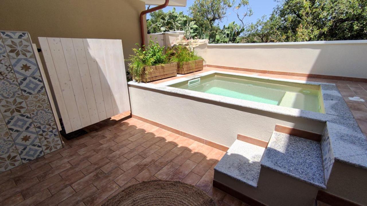 B&B Va' Pensiero Villasimius Exterior photo