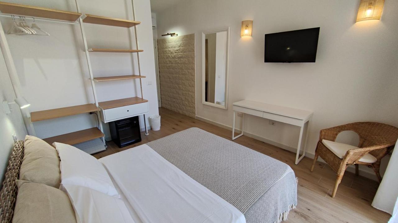 B&B Va' Pensiero Villasimius Exterior photo